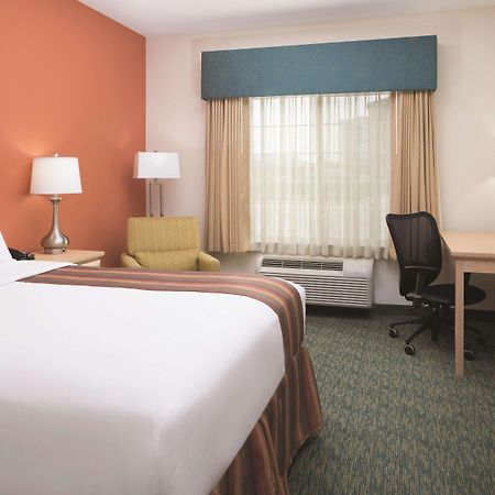 La Quinta By Wyndham Grand Forks Hotel Екстериор снимка