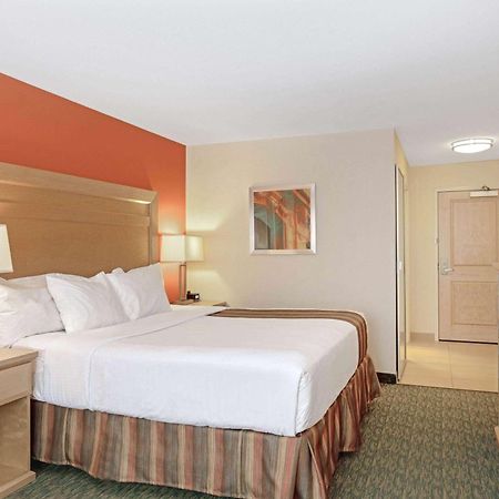 La Quinta By Wyndham Grand Forks Hotel Екстериор снимка