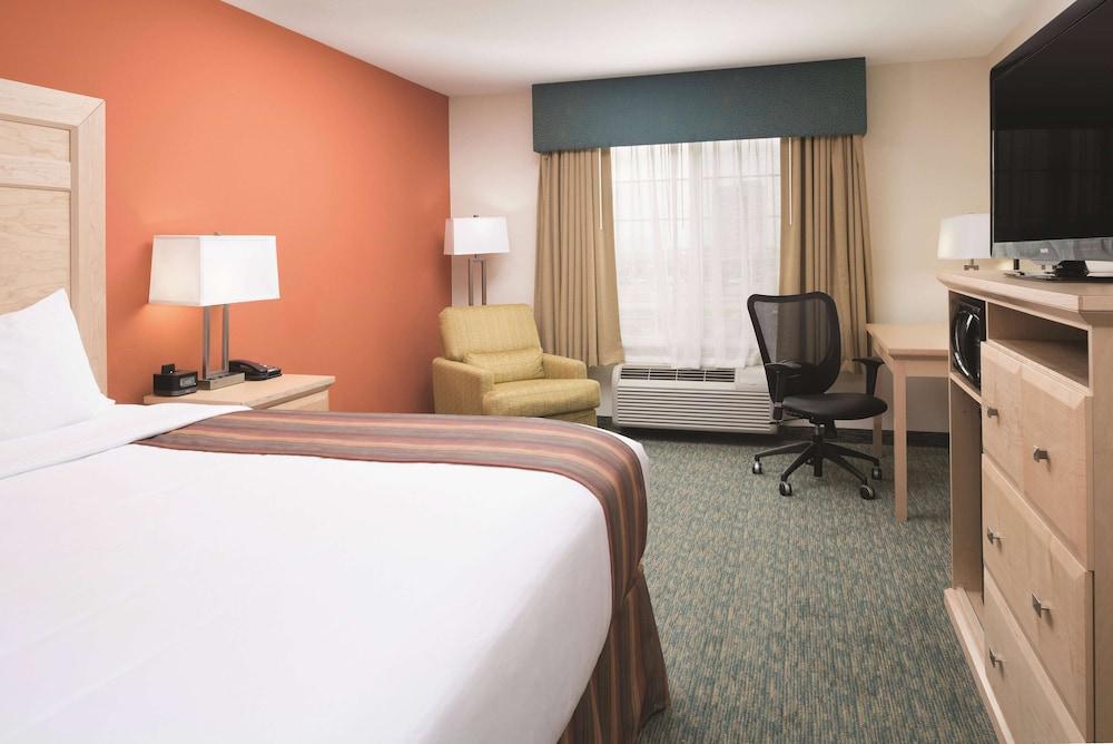 La Quinta By Wyndham Grand Forks Hotel Екстериор снимка