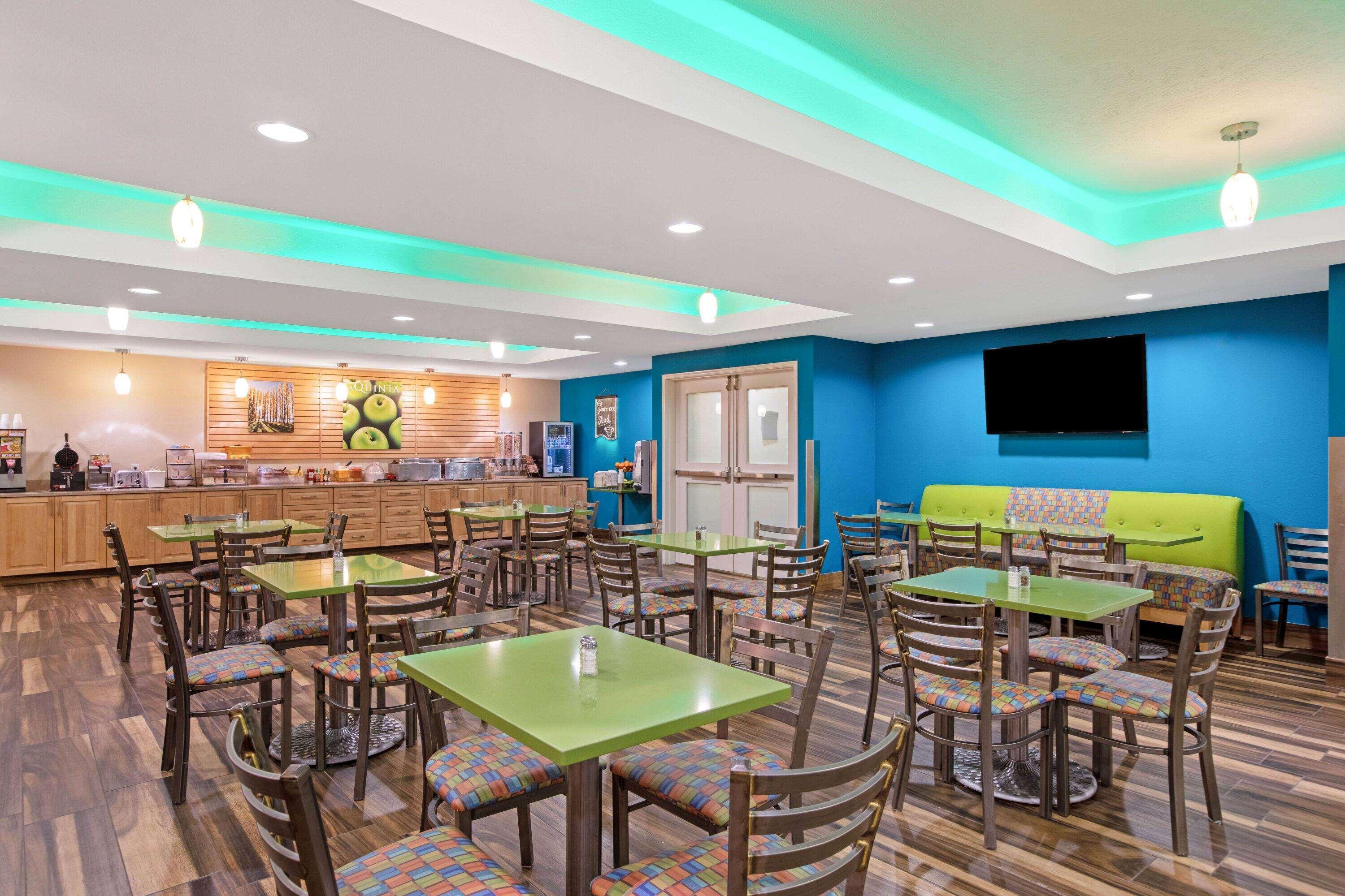 La Quinta By Wyndham Grand Forks Hotel Екстериор снимка